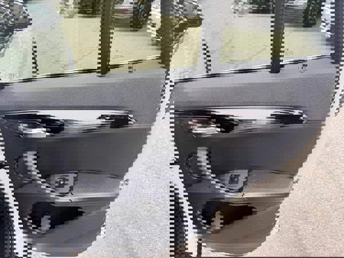 Used 2018 BMW X1 sDrive28i image 19