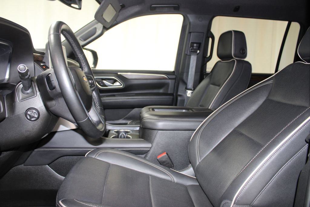 Used 2024 Chevrolet Suburban Premier AWD/4WD image 16