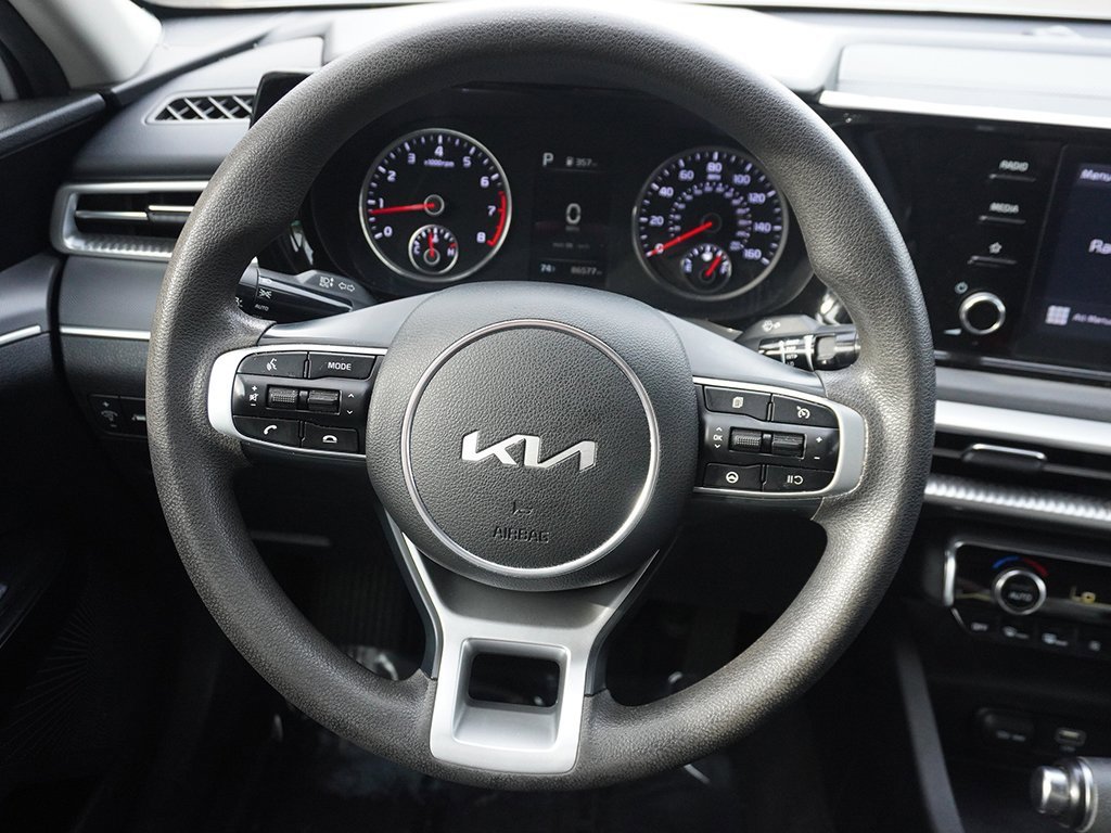 Used 2023 Kia K5 LXS image 40