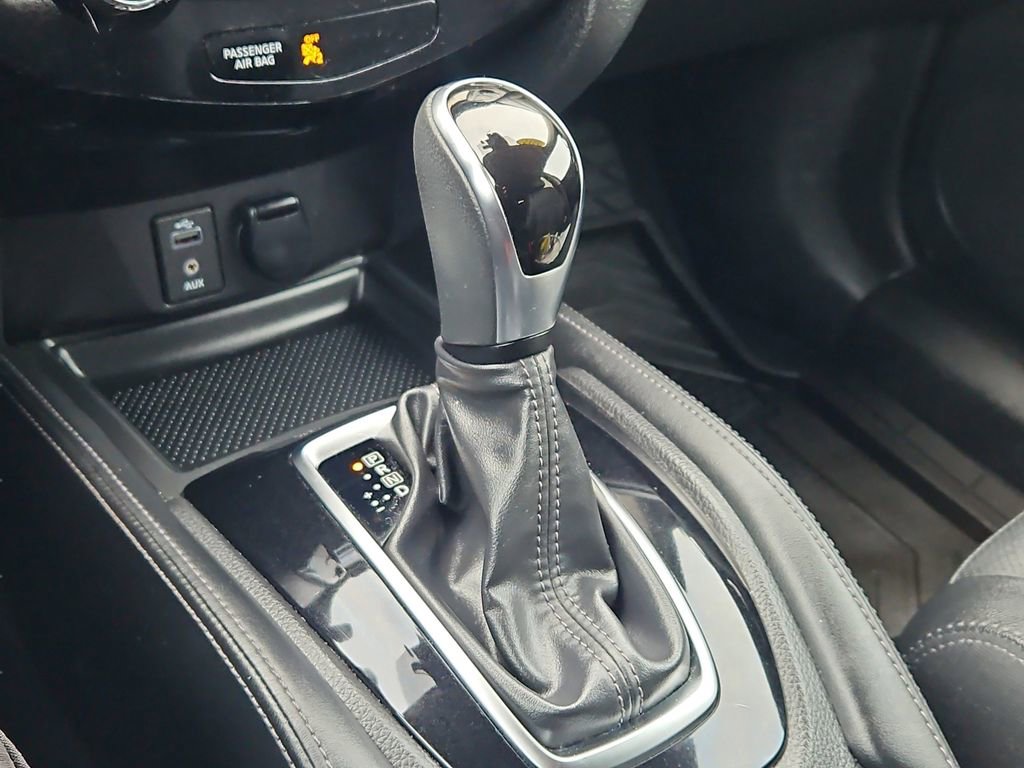 Used 2017 Nissan Rogue SL image 31