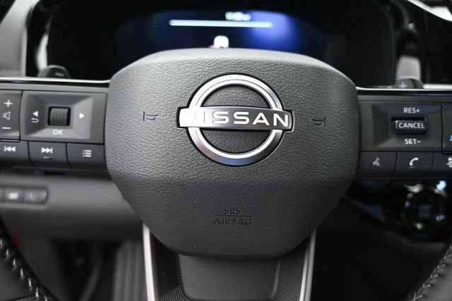 Used 2026 Nissan Pathfinder Platinum FWD image 33