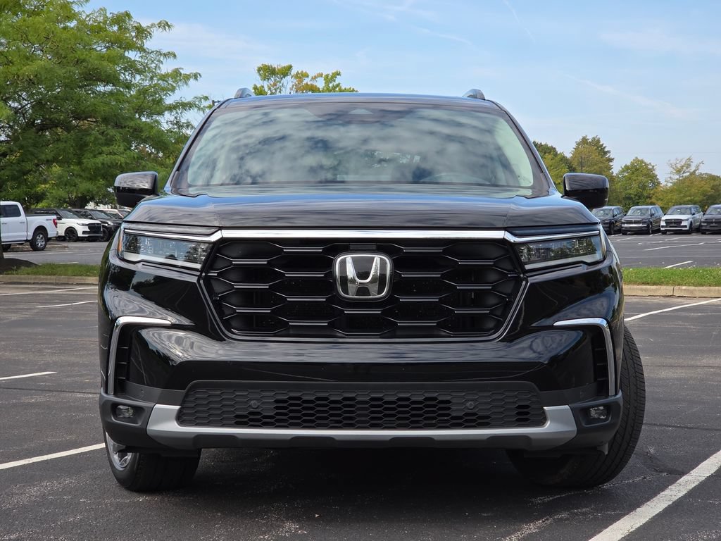 Certified 2025 Honda Pilot Touring image 22