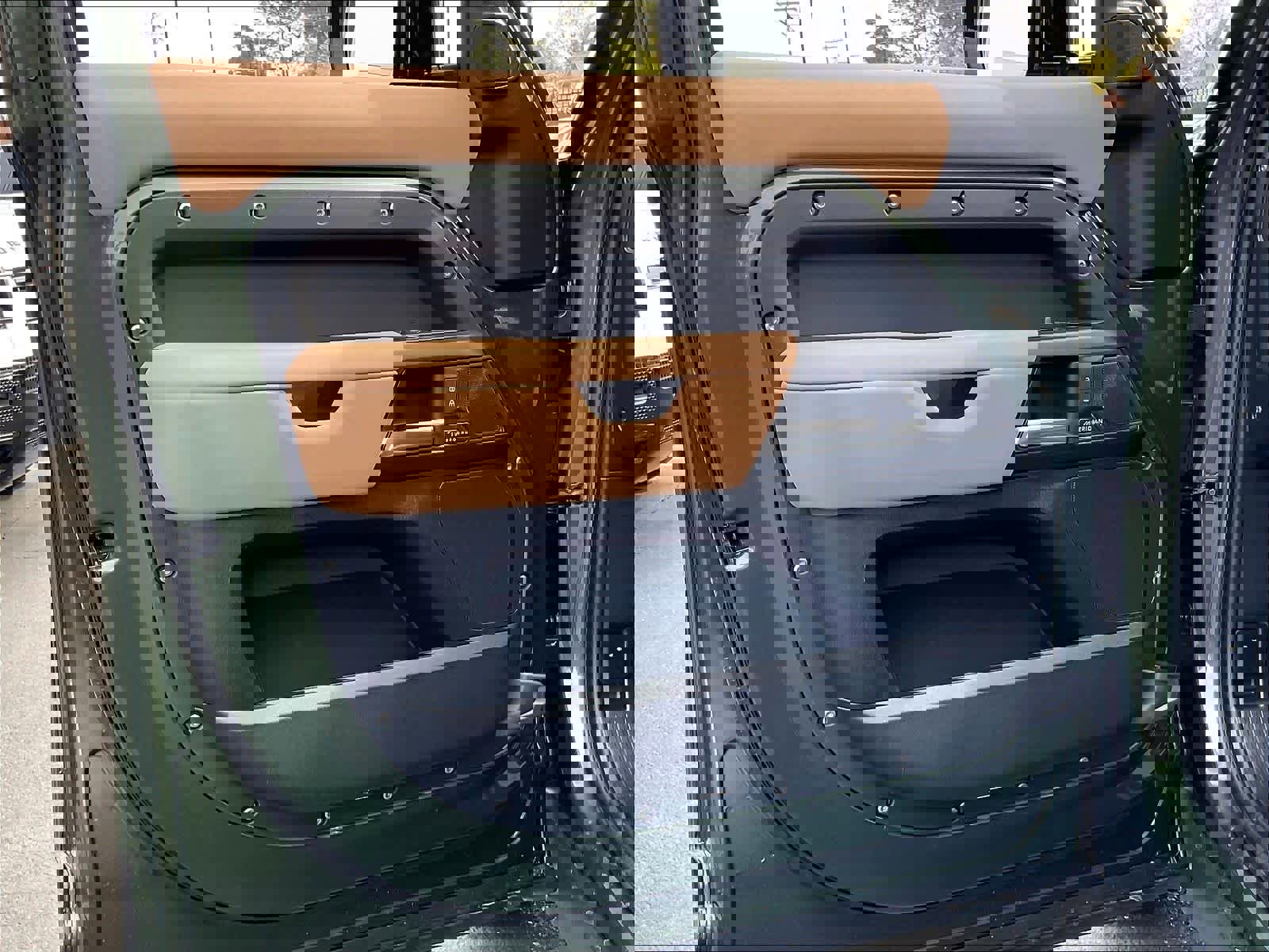 New 2026 Land Rover Defender 110 X image 24