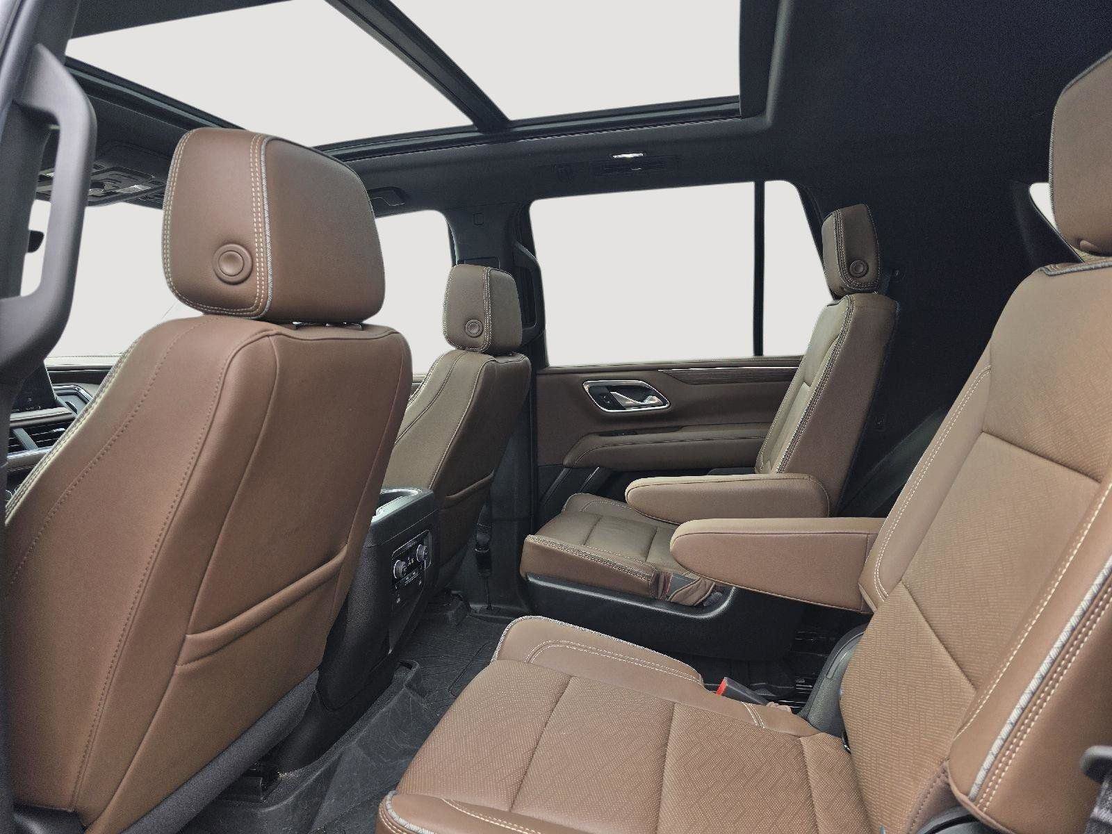 Used 2024 Chevrolet Tahoe High Country image 9