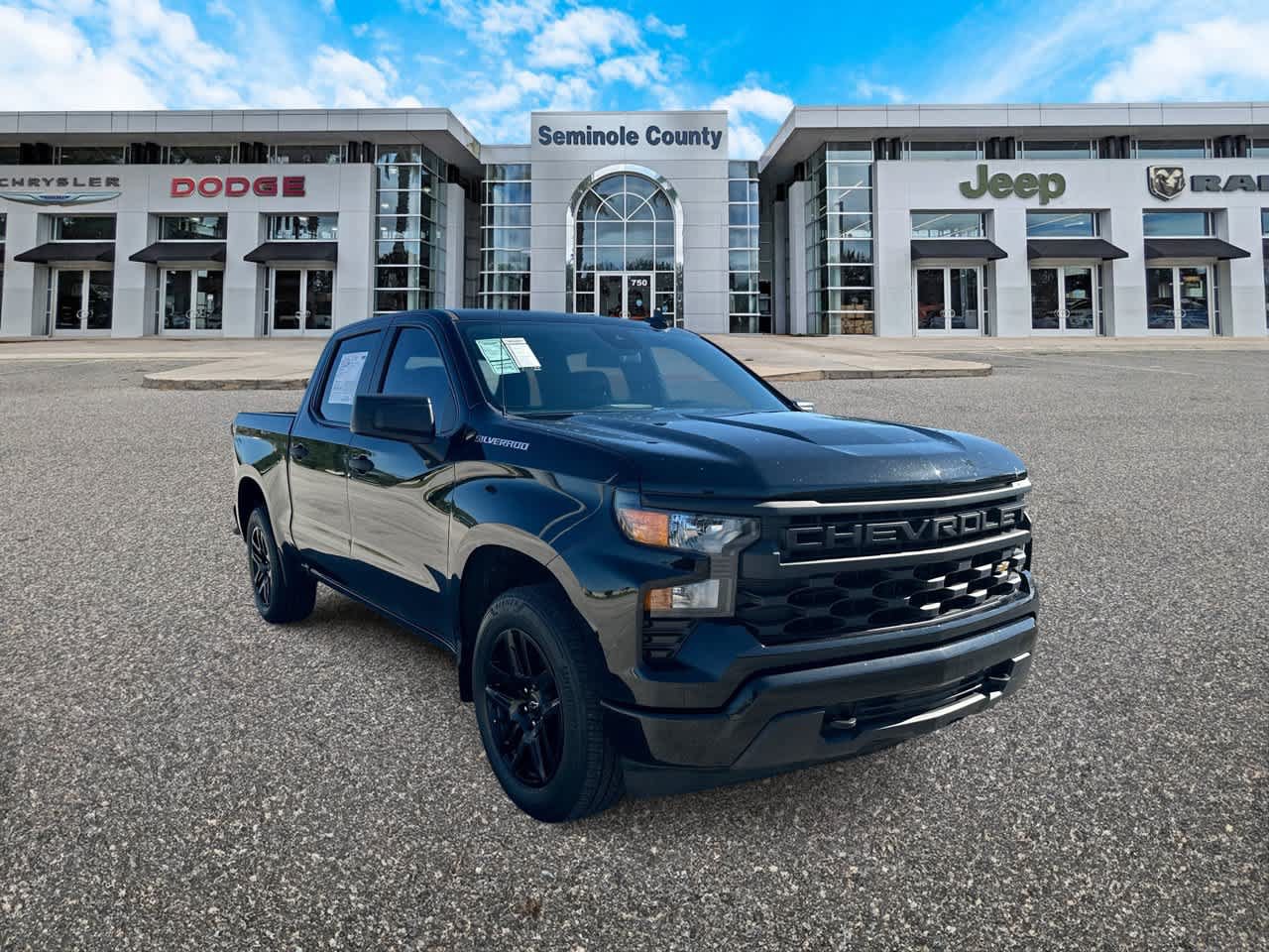 Used 2024 Chevrolet Silverado 1500 Custom RWD image 2