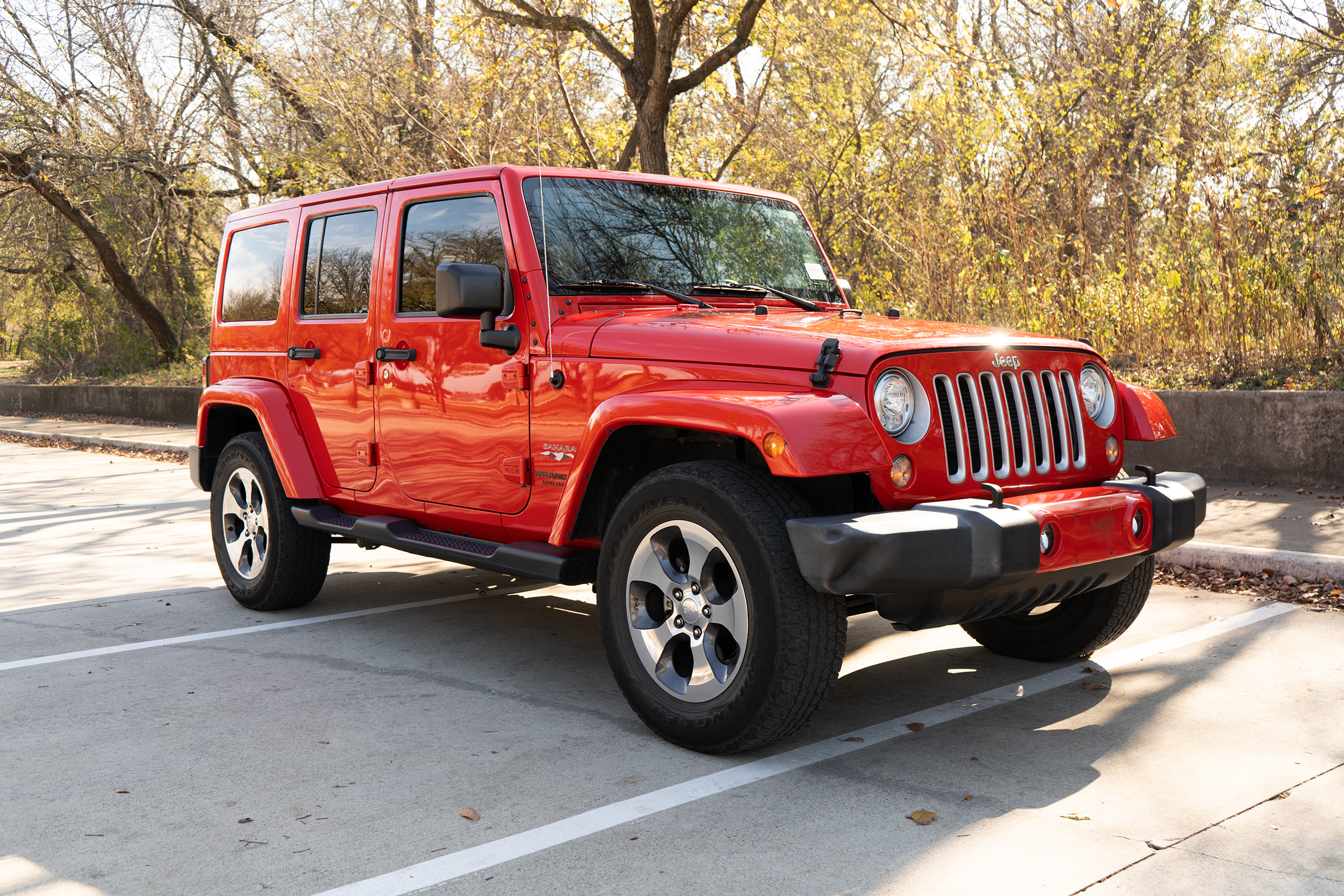 Used 2017 Jeep Wrangler Unlimited Sahara w/ Max Tow Package video 2