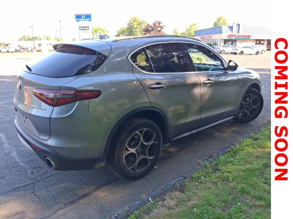 Used 2018 Alfa Romeo Stelvio Ti AWD/4WD image 5