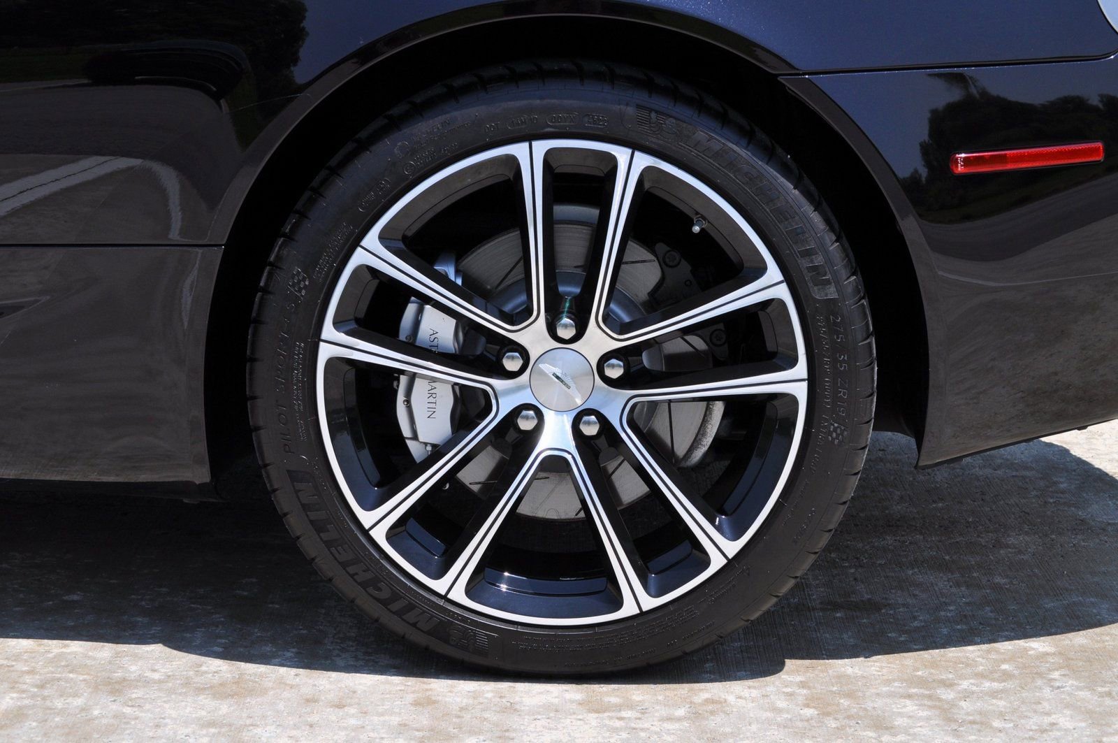 Used 2012 Aston Martin DB9 Volante image 13