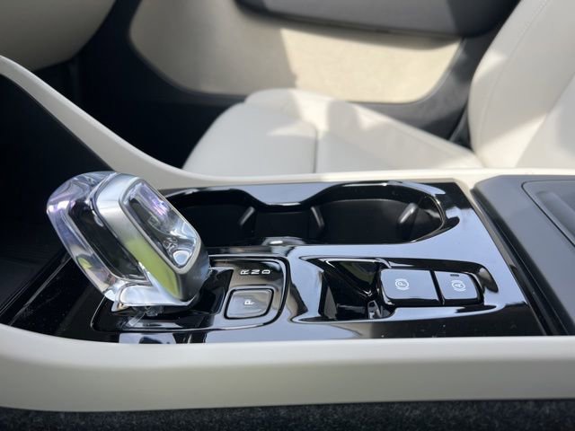 New 2026 Volvo XC40 B5 Plus w/ Climate Package AWD/4WD image 33