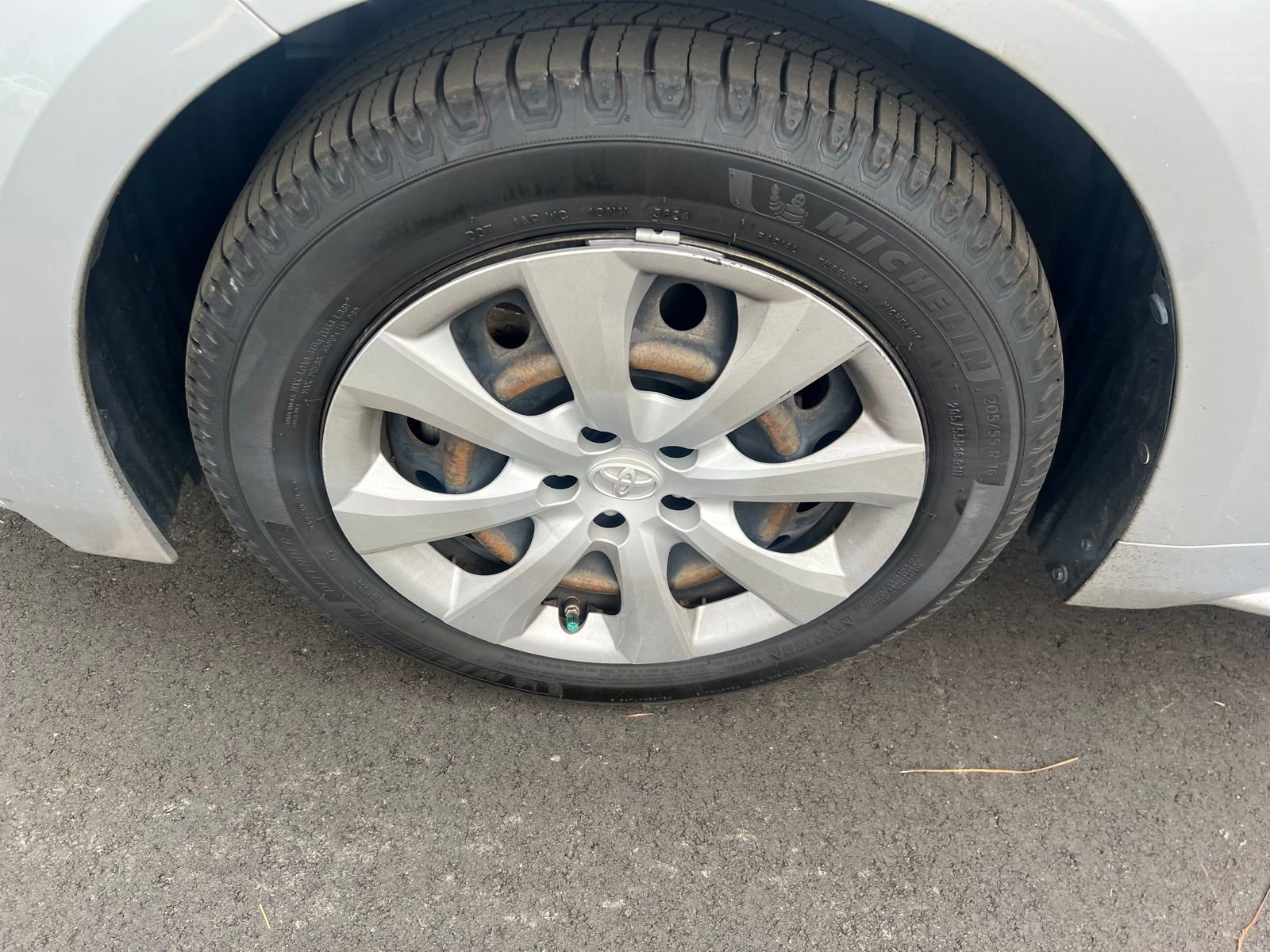 Used 2021 Toyota Corolla LE image 24