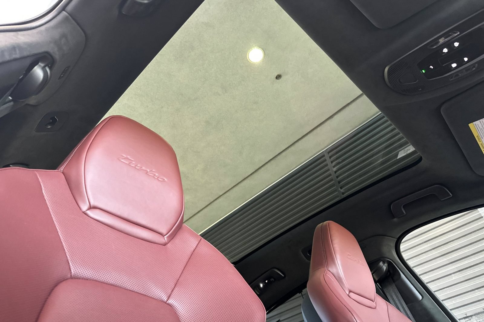 New 2025 Porsche Cayenne Turbo AWD/4WD image 19