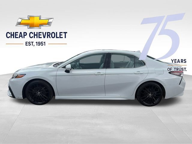 Used 2022 Toyota Camry XSE FWD image 2