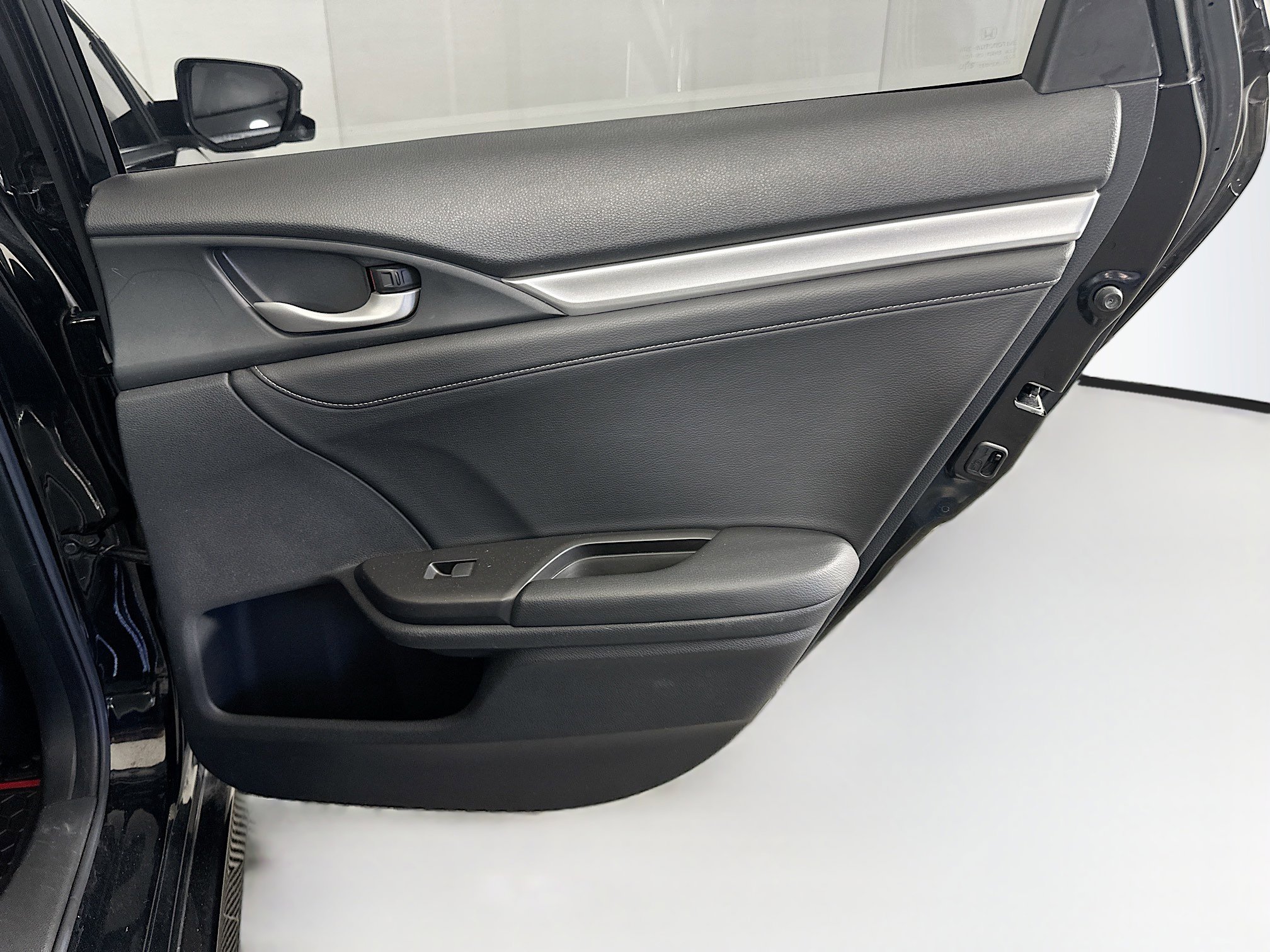 Used 2018 Honda Civic EX-L image 28