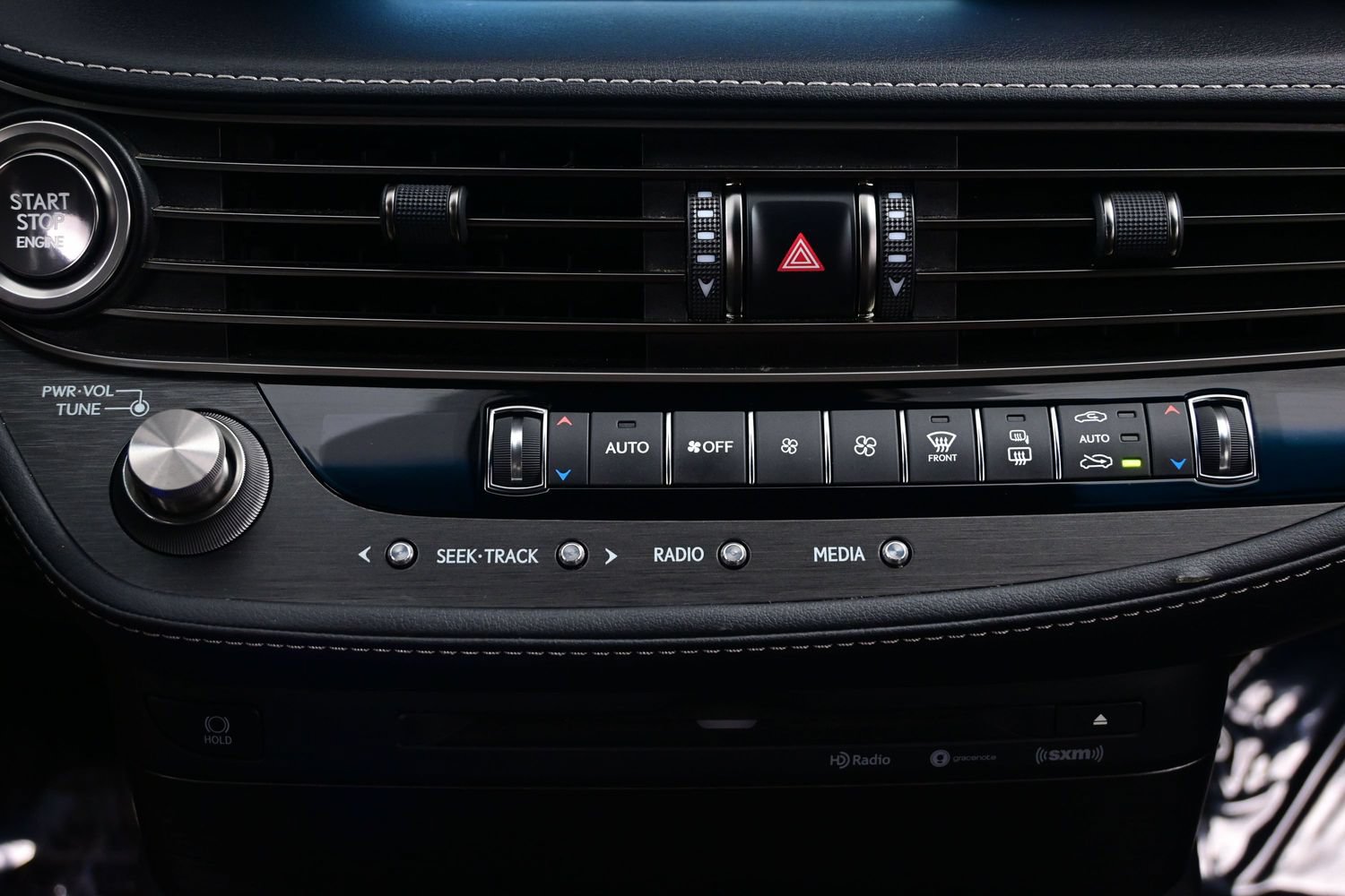 Used 2019 Lexus LS 500 AWD w/ Accessory Package (Z2) image 21