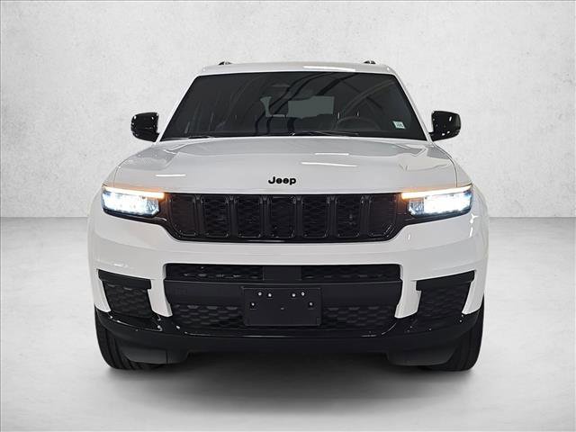 Used 2024 Jeep Grand Cherokee L Altitude image 2