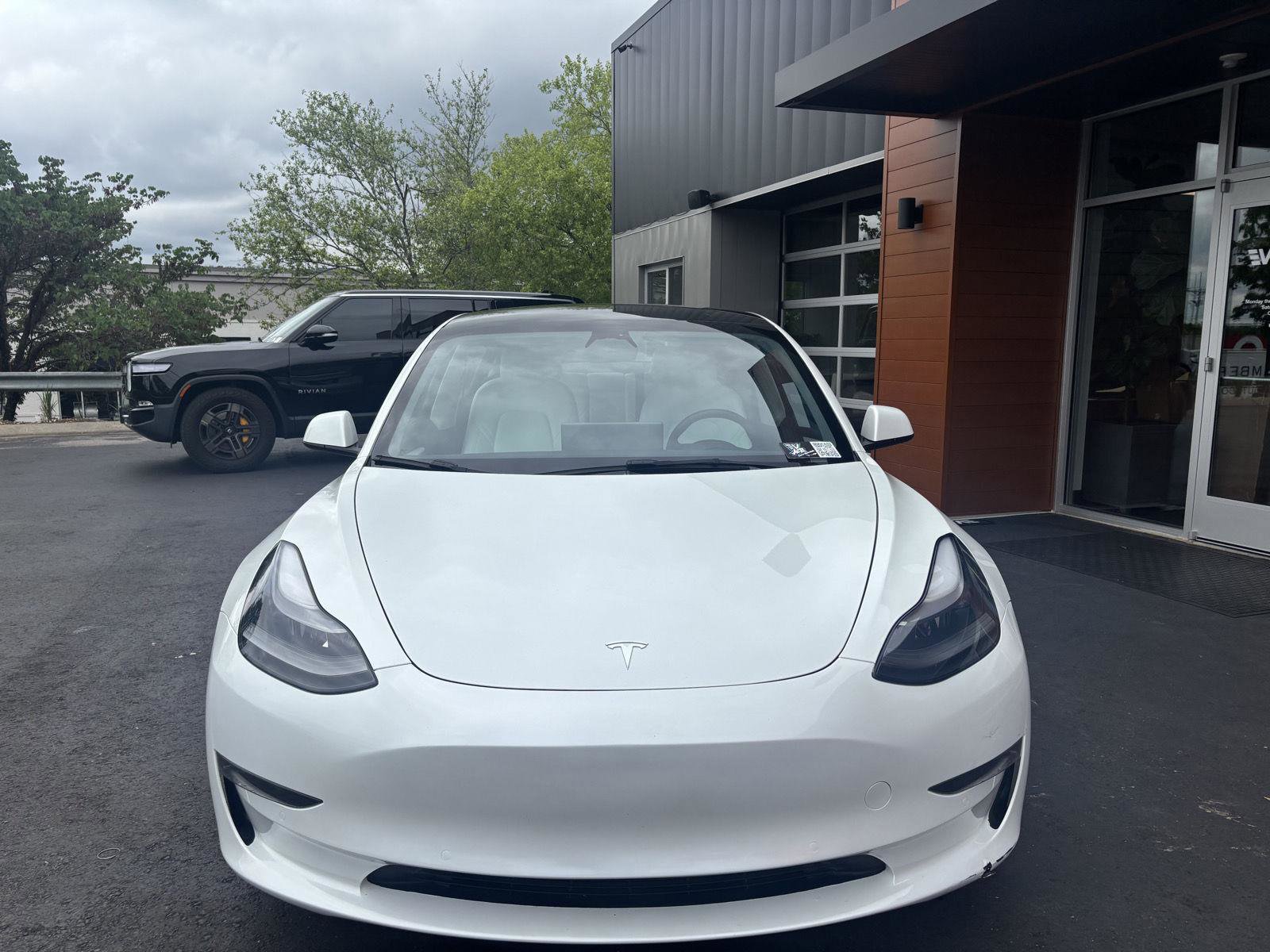 Used 2022 Tesla Model 3 Long Range AWD/4WD image 3