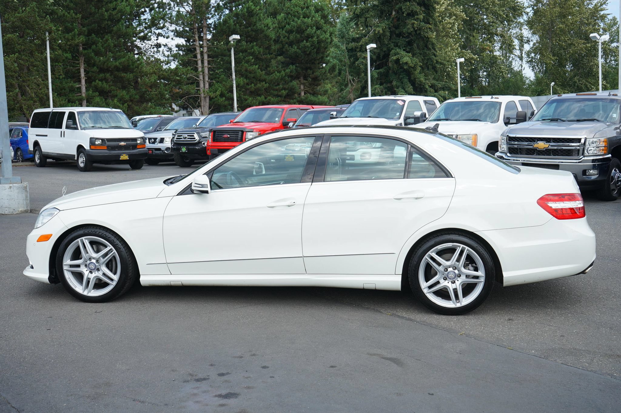 Used 2011 Mercedes-Benz E 350 4MATIC Sedan image 2