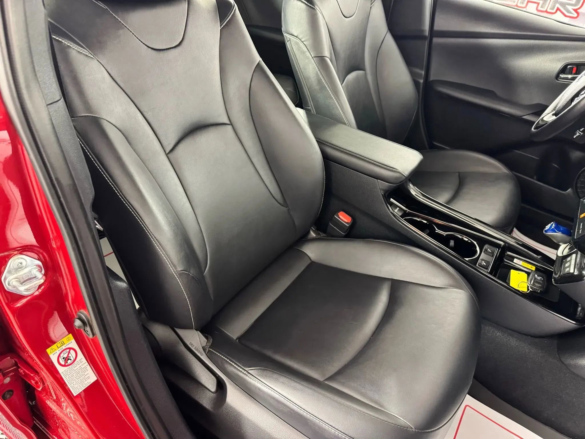 Used 2022 Toyota Prius Prime Limited FWD image 33