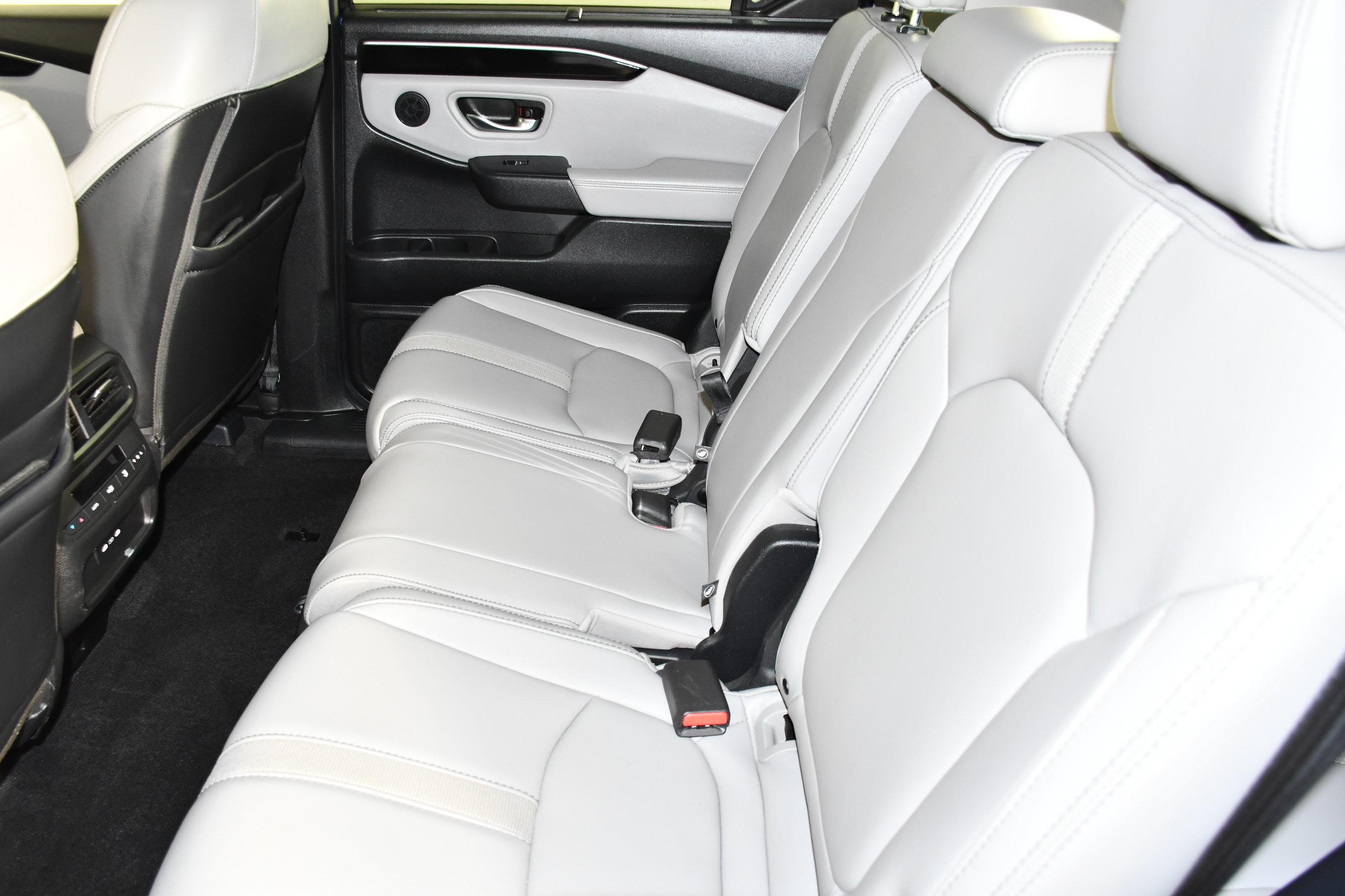 Used 2025 Honda Pilot Touring image 48