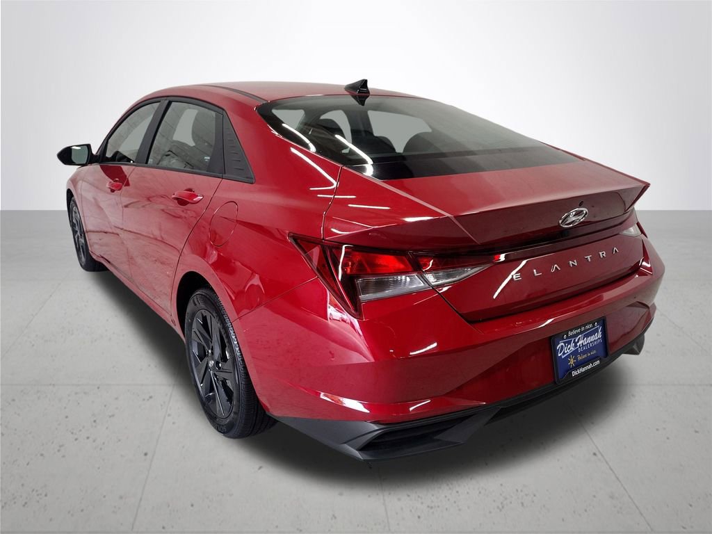 Certified 2023 Hyundai Elantra SEL w/ Preferred Accessory Package FWD image 12