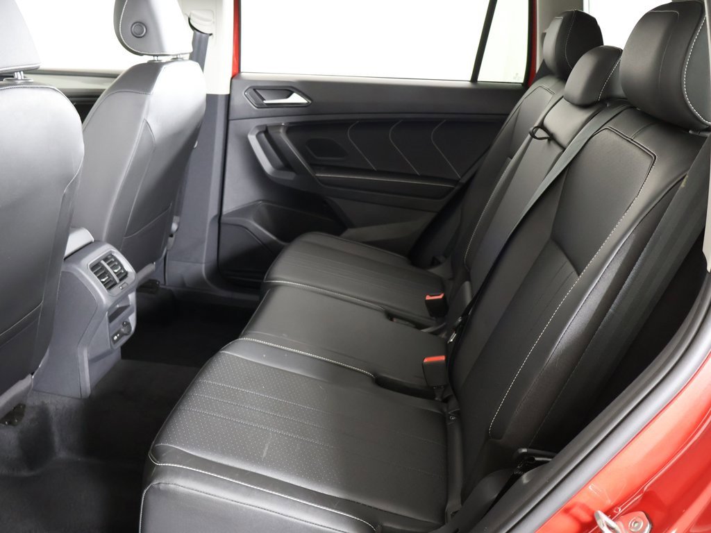Used 2023 Volkswagen Tiguan SE image 32