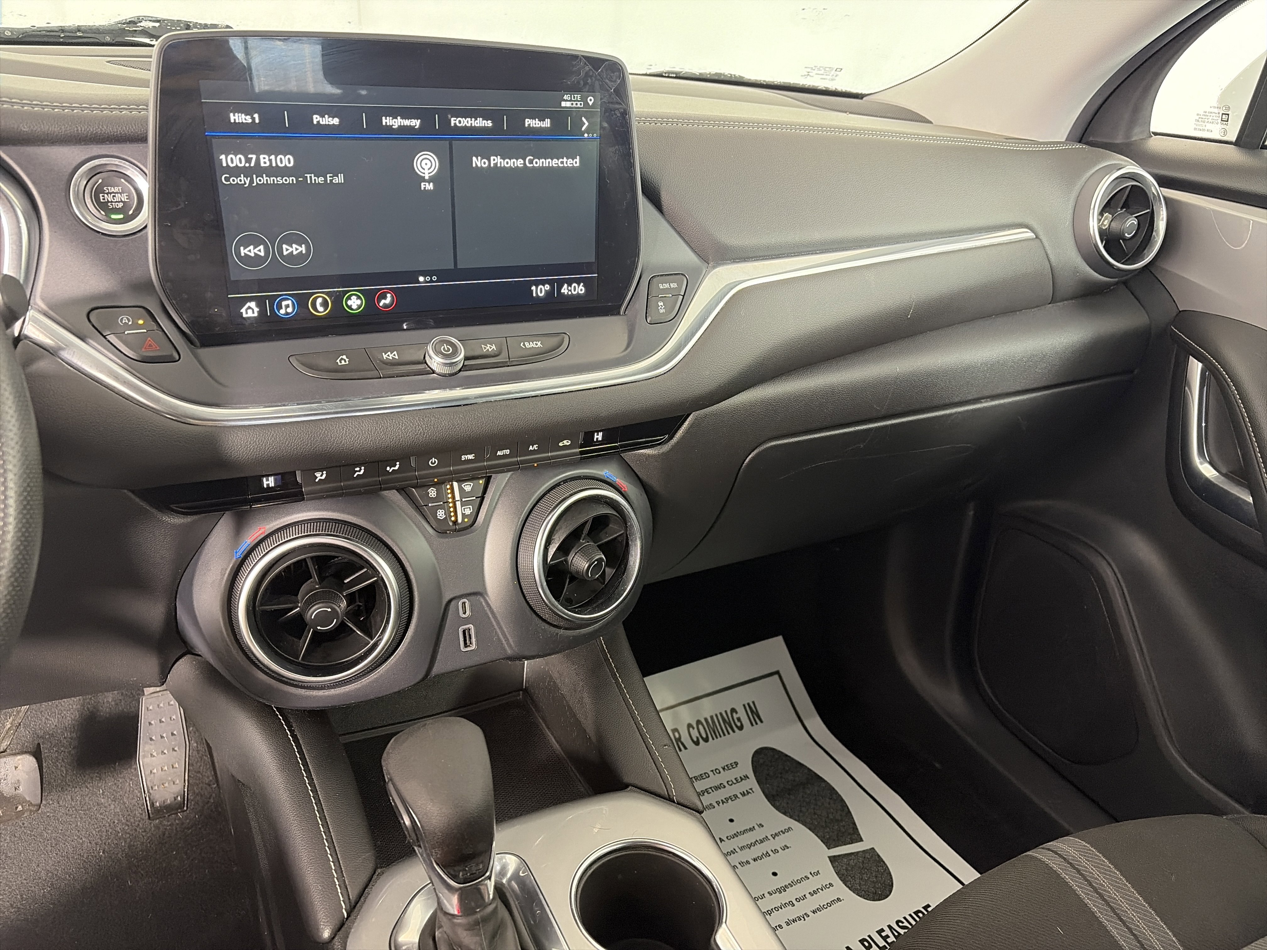 Used 2023 Chevrolet Blazer LT image 4