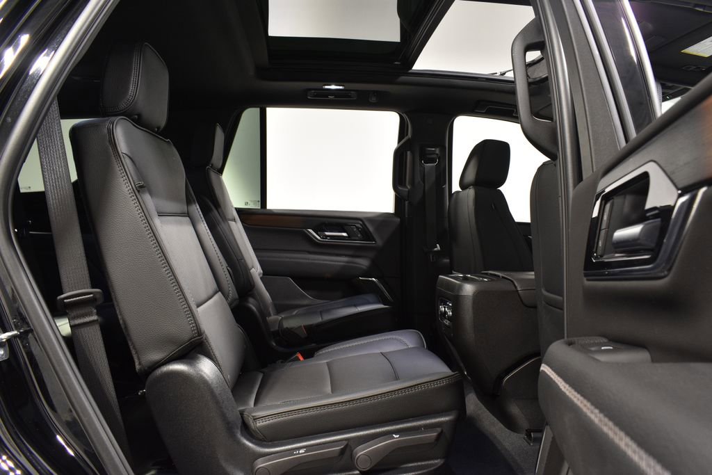 Used 2025 GMC Yukon Denali w/ Sun & Power Step Package image 28
