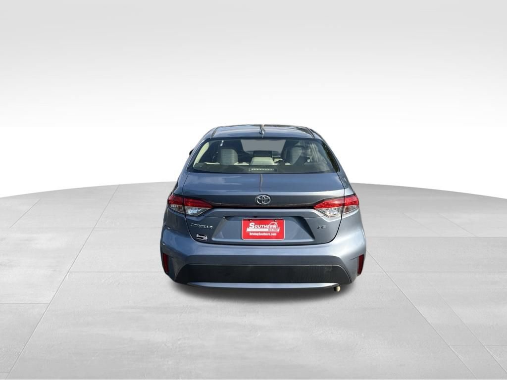 Used 2021 Toyota Corolla LE w/ Carpet Mat Package (TMS) FWD image 32