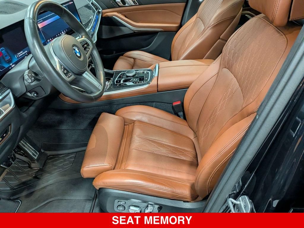 Used 2024 BMW X7 xDrive40i w/ M Sport Package AWD/4WD image 12