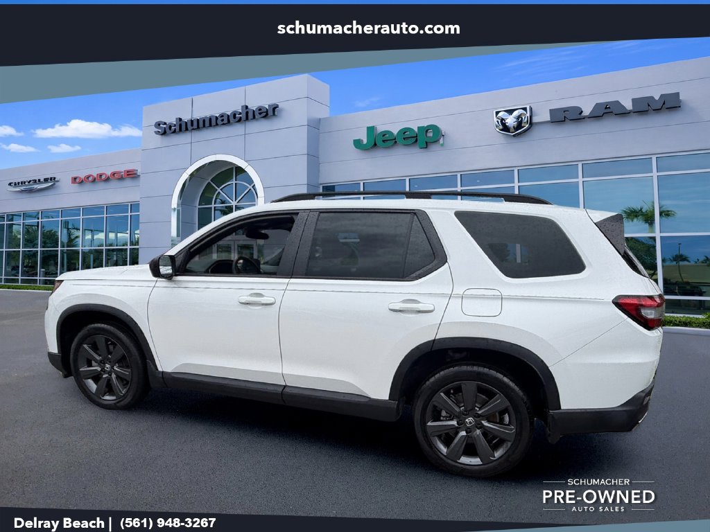 Used 2025 Honda Pilot Sport image 5