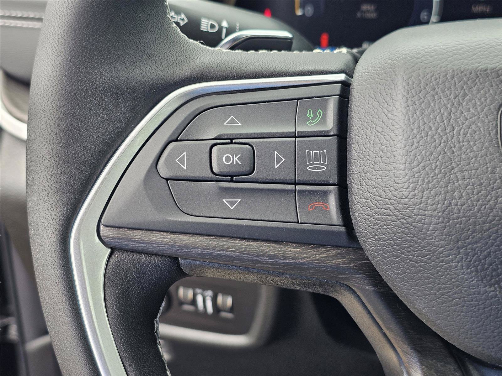 New 2026 Jeep Grand Cherokee Altitude RWD image 20