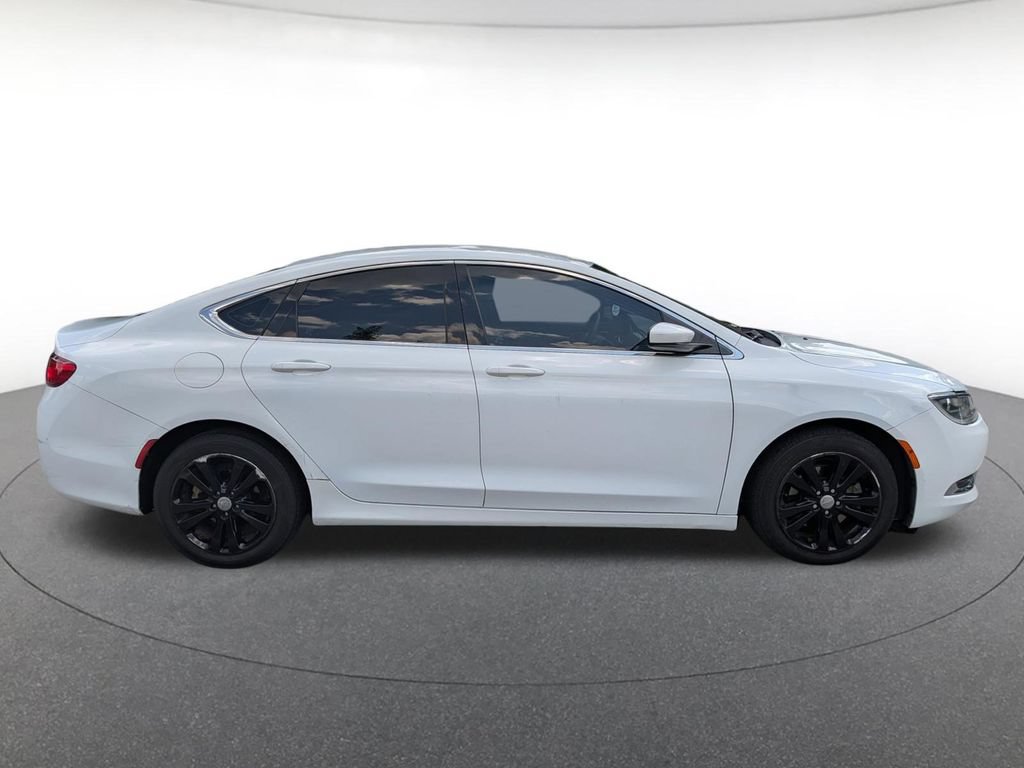 Used 2016 Chrysler 200 Limited FWD image 2