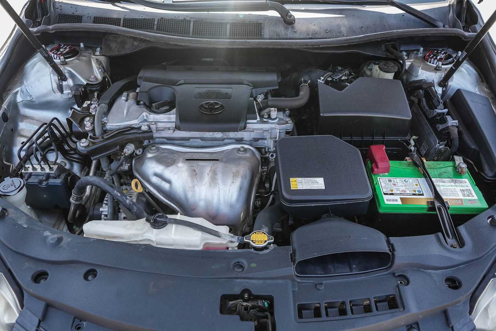 Used 2015 Toyota Camry SE FWD image 24