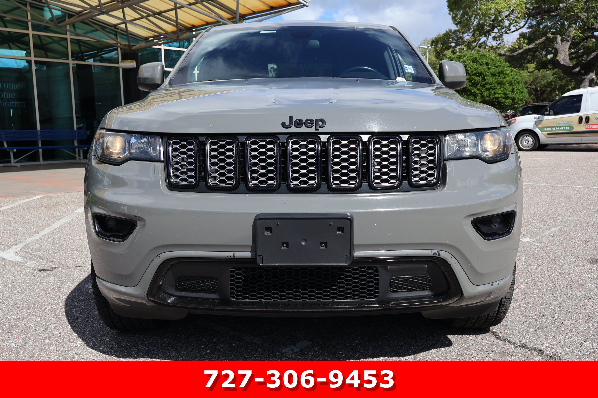 Used 2021 Jeep Grand Cherokee Laredo X AWD/4WD image 8