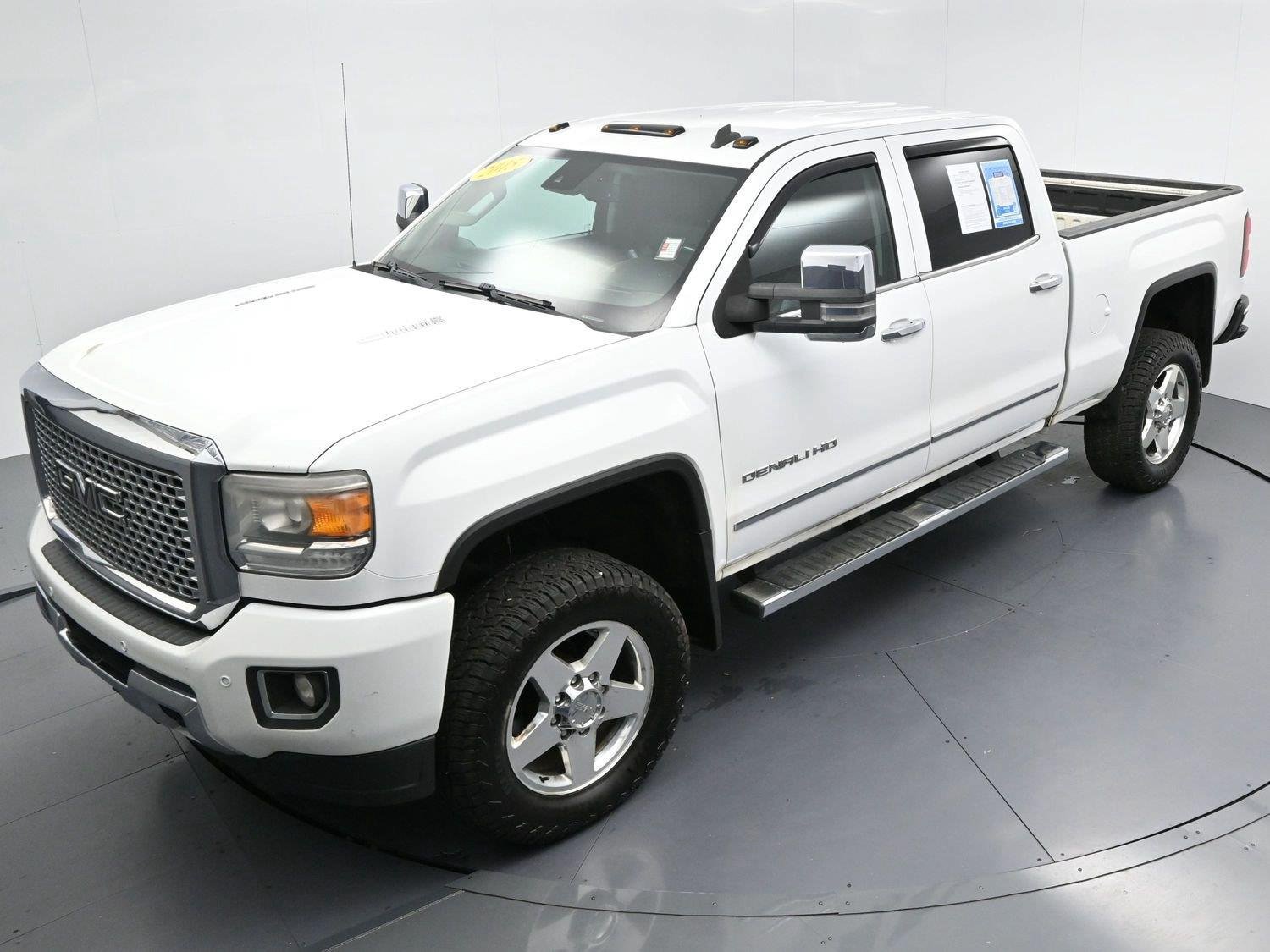 Used 2015 GMC Sierra 2500 Denali w/ Duramax Plus Package AWD/4WD image 38