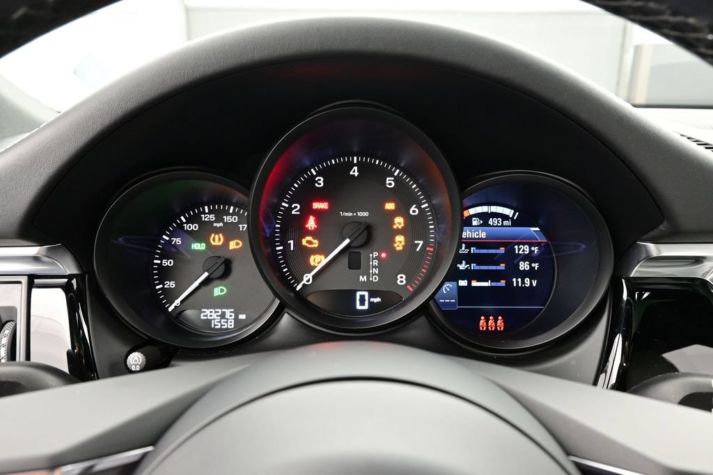Certified 2023 Porsche Macan AWD/4WD image 9