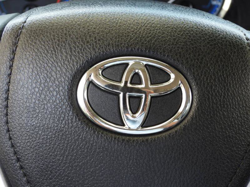 Used 2017 Toyota Corolla SE 50th Anniversary FWD image 67