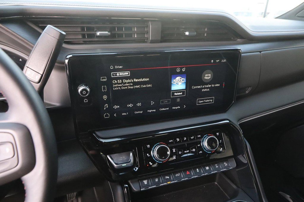 Used 2026 GMC Sierra 2500 AT4X image 17