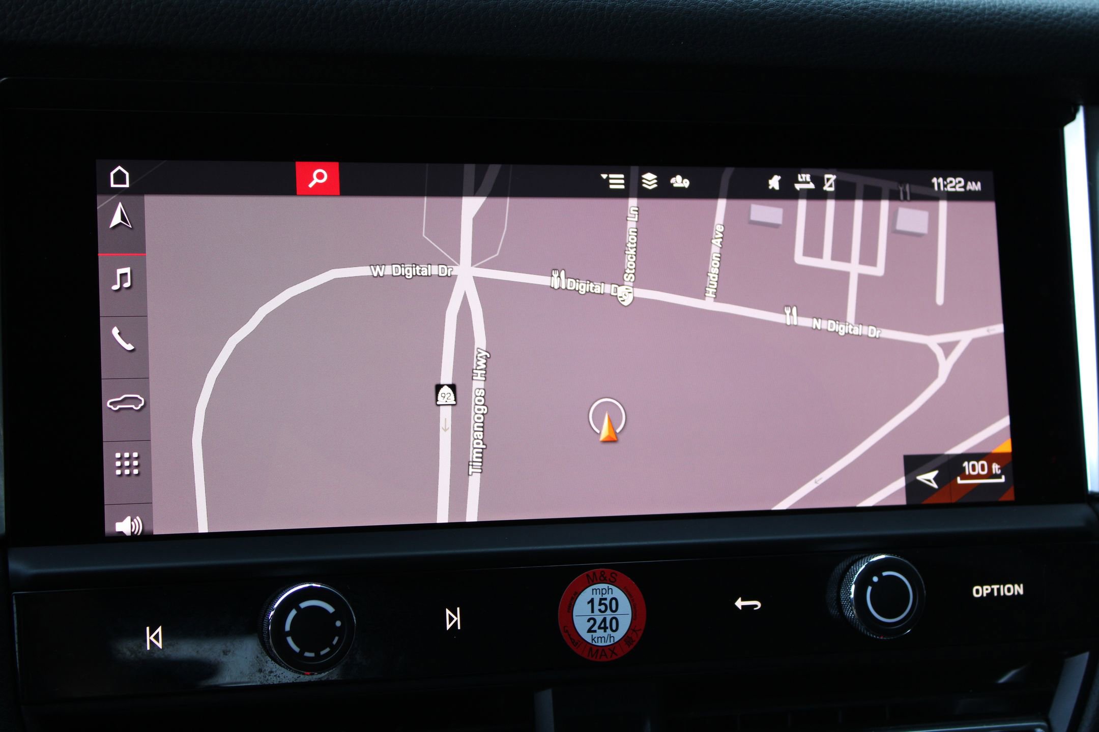 Certified 2024 Porsche Macan image 18