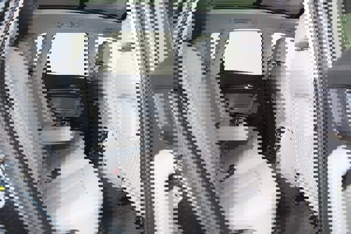 Used 2024 Audi Q5 2.0T Premium w/ Convenience Package image 14