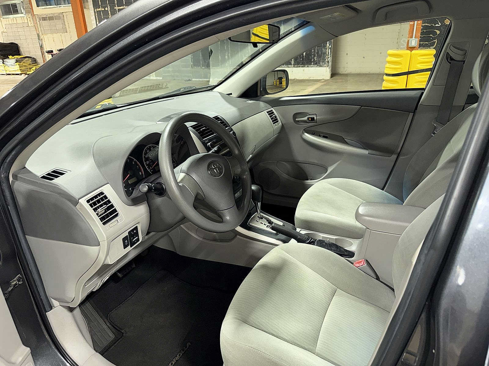 Used 2010 Toyota Corolla LE w/ All Weather Guard Pkg FWD image 26