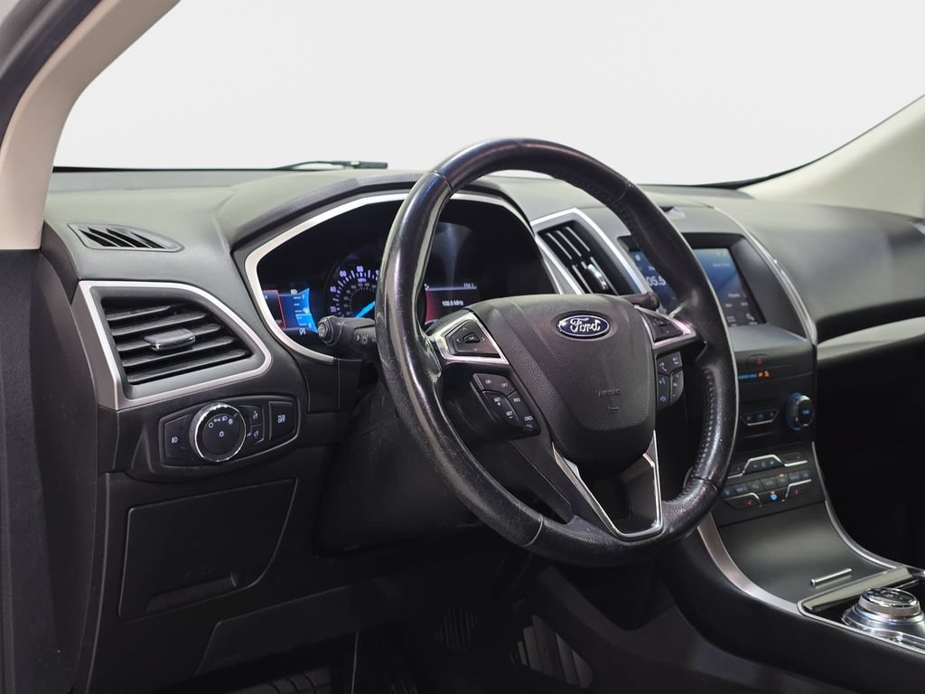 Used 2019 Ford Edge SEL w/ Equipment Group 201A FWD image 17