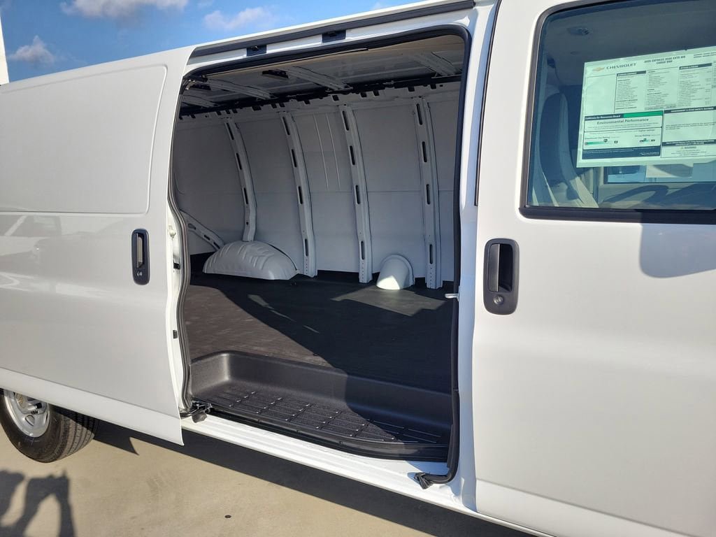 New 2026 Chevrolet Express 3500 Extended RWD image 14