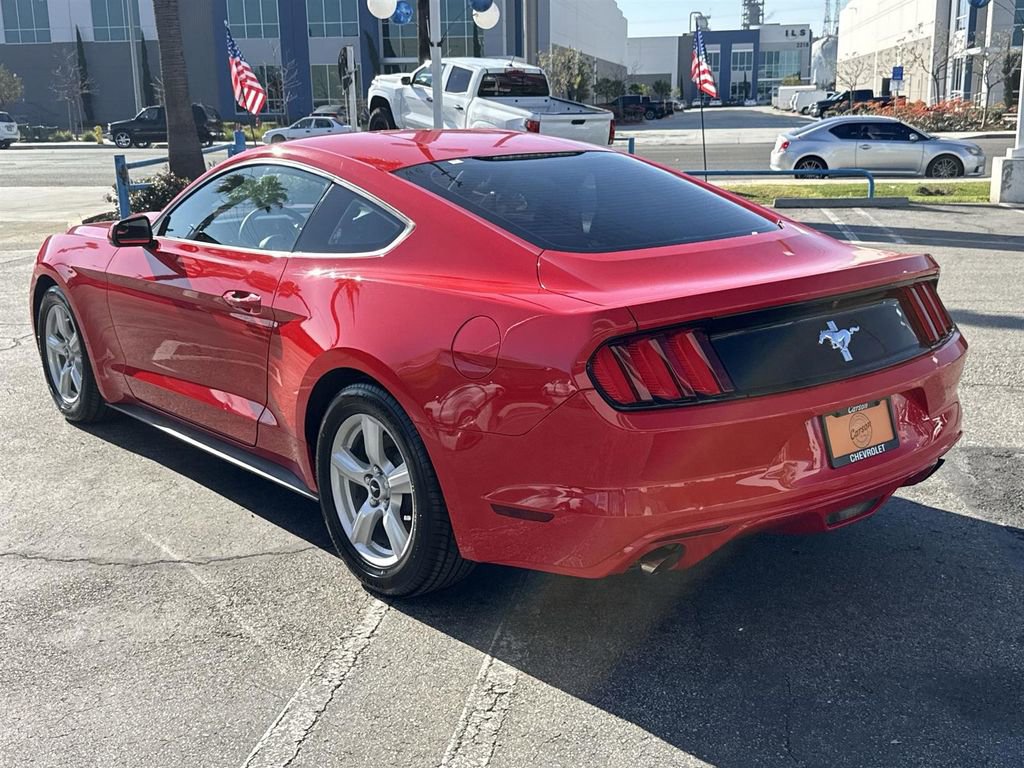 Used 2015 Ford Mustang Coupe image 4