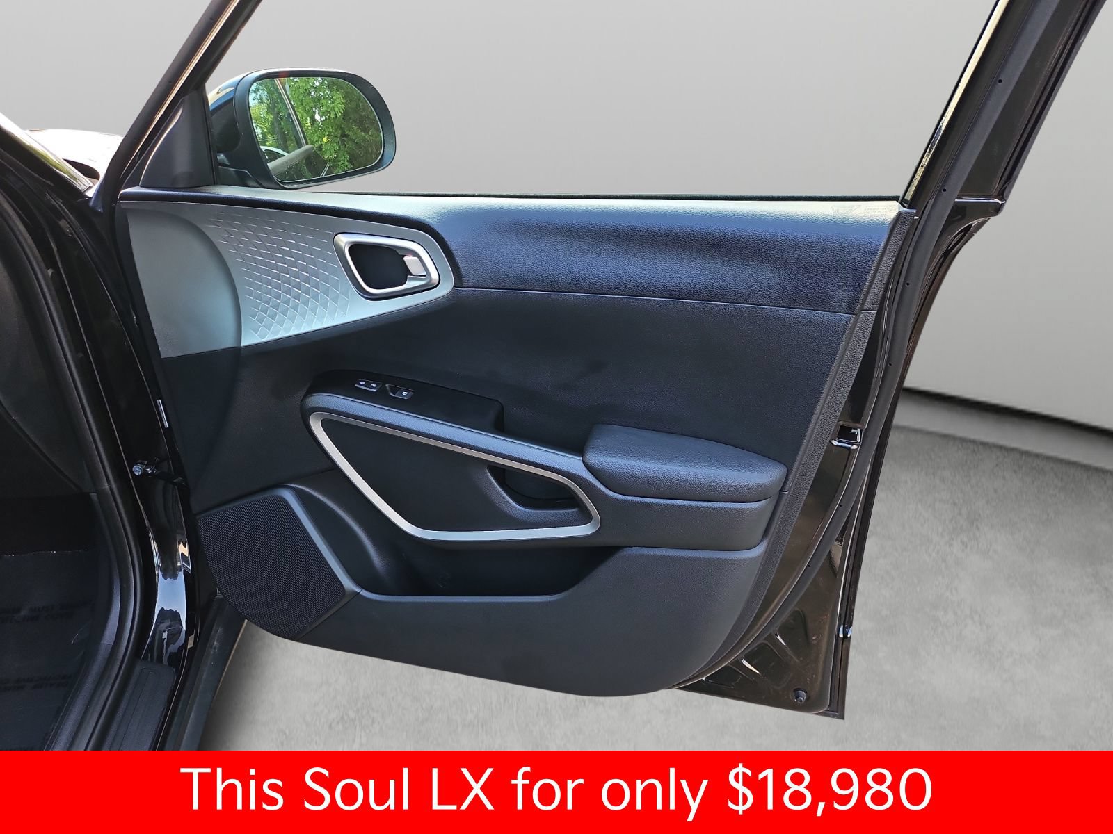 Used 2025 Kia Soul LX FWD image 36
