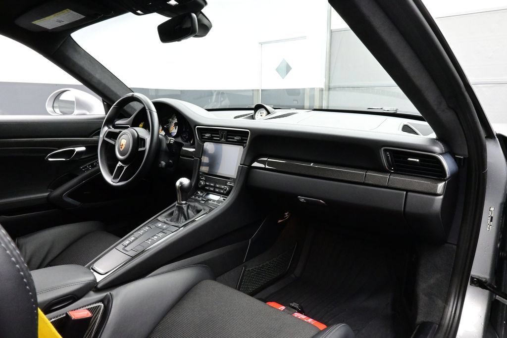 Used 2018 Porsche 911 GT3 RWD image 14