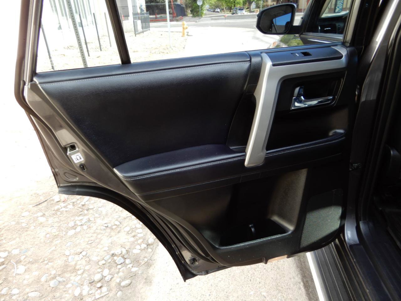 Used 2018 Toyota 4Runner SR5 AWD/4WD image 20