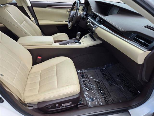Used 2017 Lexus ES 350 w/ Luxury Package FWD image 21