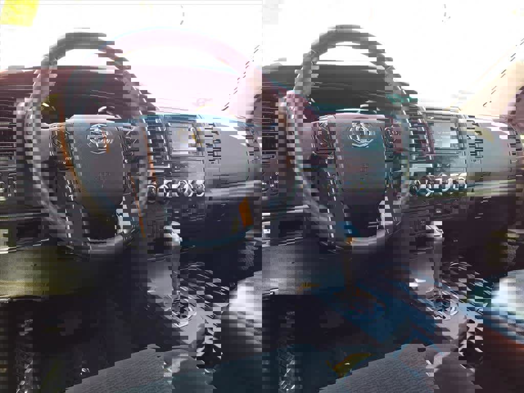 Used 2018 Toyota Sequoia TRD Sport AWD/4WD image 9