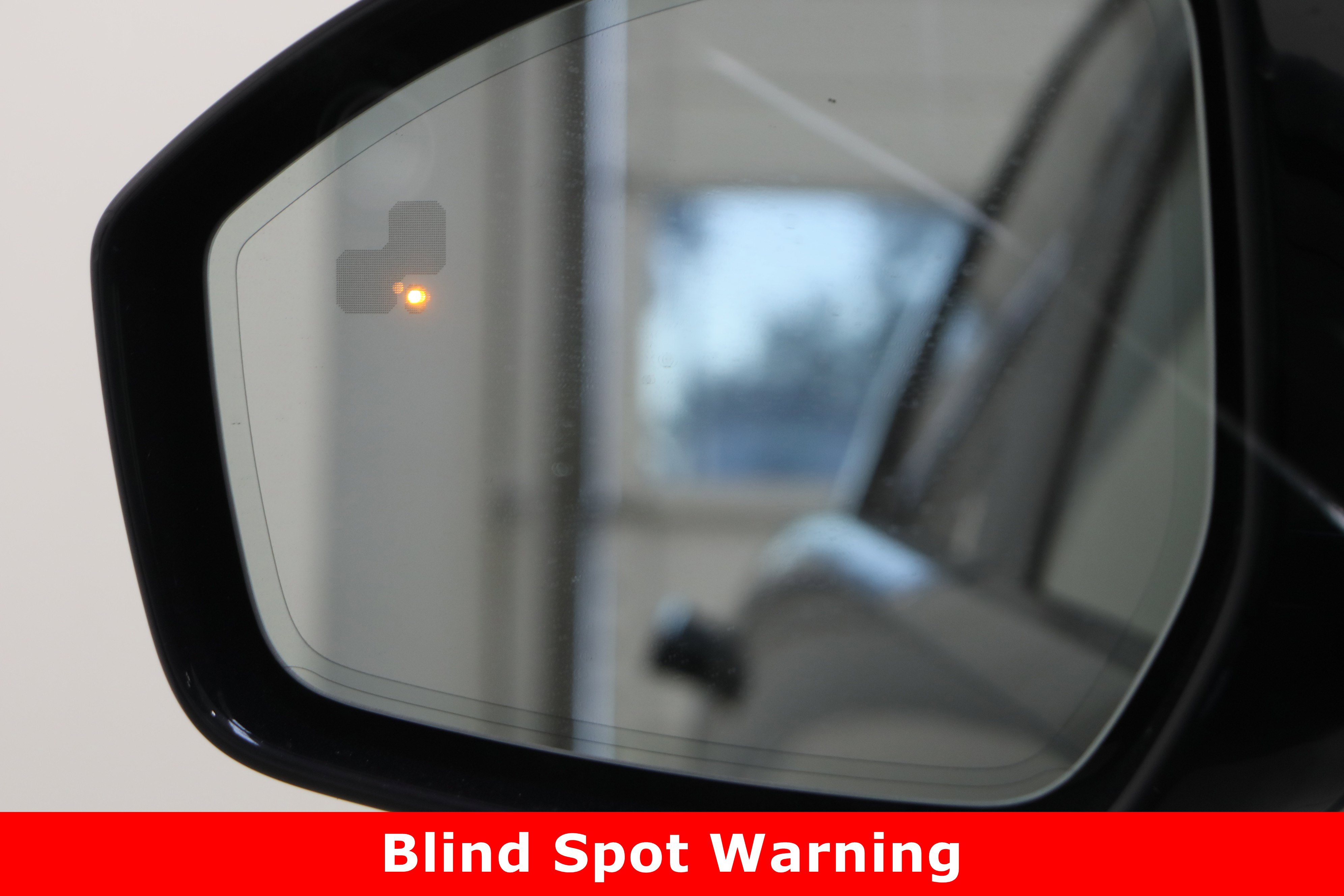 Used 2023 Land Rover Range Rover Evoque R-Dynamic S image 23